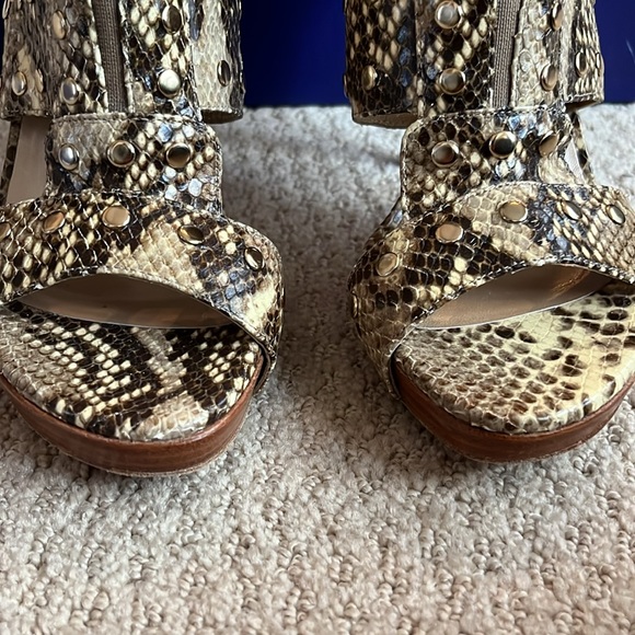 Stuart Weitzman Airforce Rocco’s Serpent - Picture 3 of 6